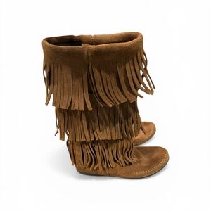 Minnetonka Moccasin 3 Layer Fringe Boots. Women’s size 7
